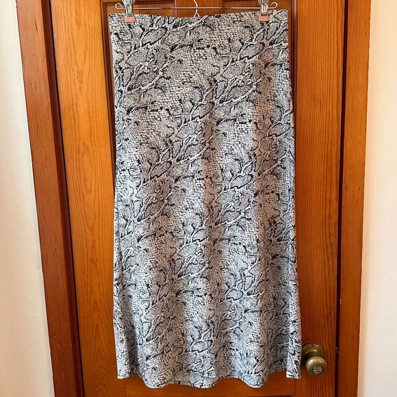 Rachel Zoe Snake Print Pull-On Midi-Skirt - Size 2 - Picture 3 of 8